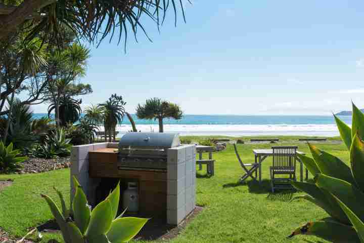 BBQ and Grass Area for family getaway to Apartment on Onetangi Beach