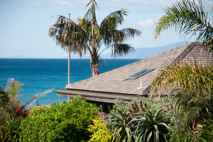 Unlimited ocean views from the privacy of your own beachfront Condo in Onetangi