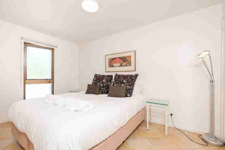 Onetangi Beach Apartments 7 Bedroom 2 Split King