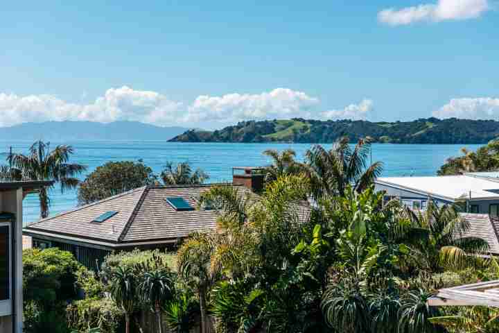 Unlimited sea views from beachfront apartment Onetangi