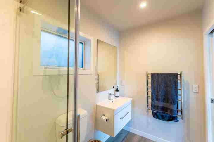 Oriwa Villa by Waiheke Unlimited Apartment bathroom