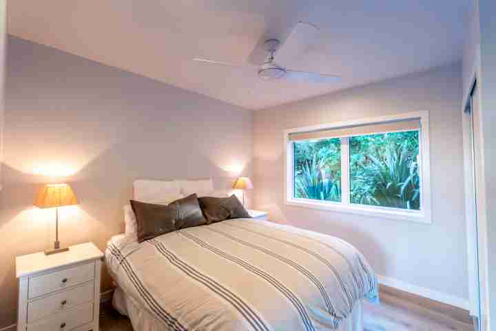 Oriwa Villa by Waiheke Unlimited Sleep out queen bed