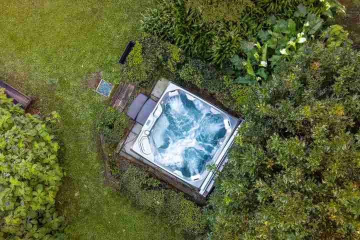 Oriwa Villa by Waiheke Unlimited hot spring salt water spa 3