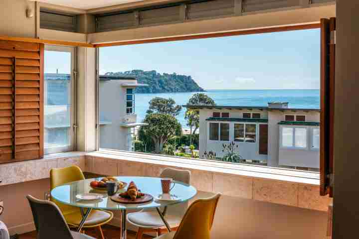 Unlimited views from Waiheke island beachfront apartment