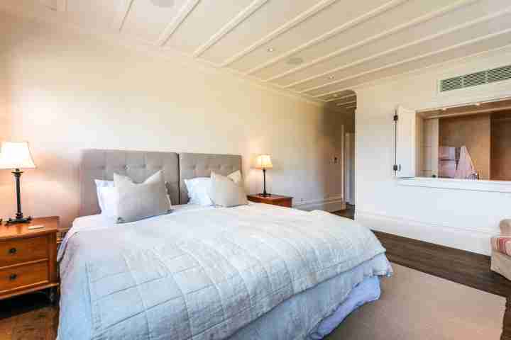 Be my guest in spacious double bedroom at luxury Te Rere Estate