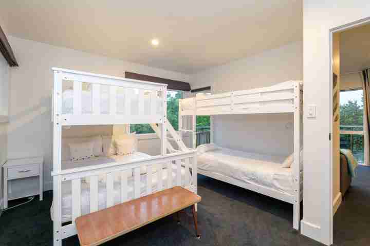 The Kingfisher House Bunk room 3