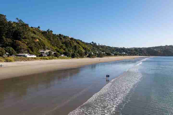 Waiata Beach House Onetangi Beach Deserted