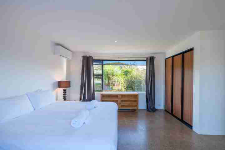 Wharetana Bay Villa Master Bedroom