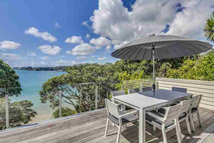 landscapegallery Absolute Beachfront Oneroa Bay Deck5