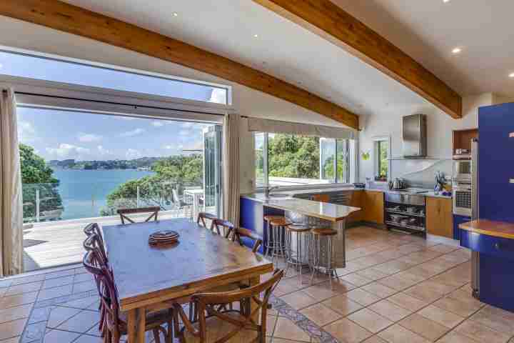 landscapegallery Absolute Beachfront Oneroa Bay Open Plan Dining Kitchen2