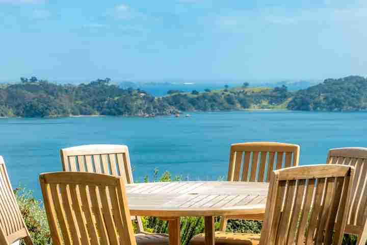 Al Fresco dining at Ocean Belle Onetangi v2