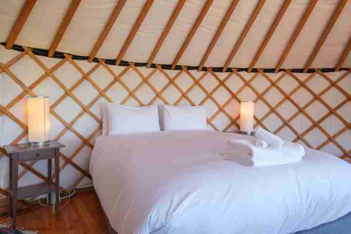 Awaawa Yurts Rangi Yurt Queen Bed 2 v2