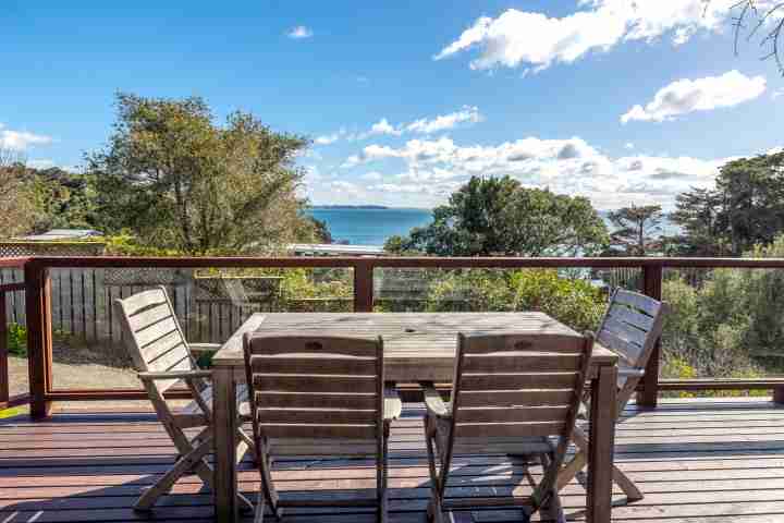 Enclosure Bay Views Exterior Dining