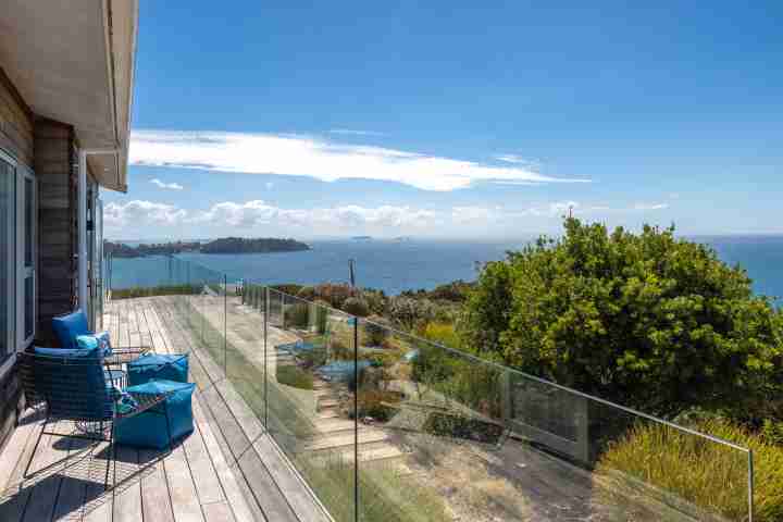 Exterior wrap around dekc Ocean Belle Onetangi v2