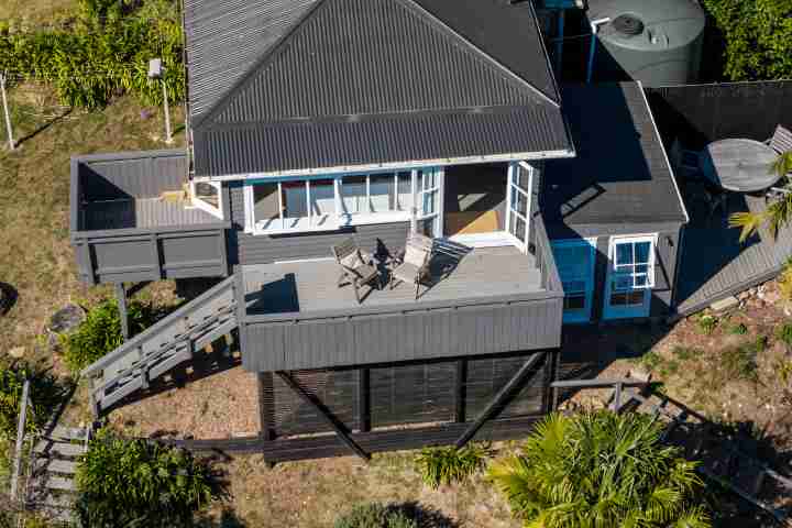 Gulf Island Views Exterior of house and decl