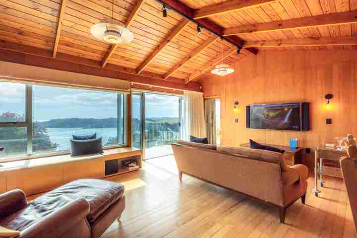 Lounge area at Ocean Belle Onetangi v2