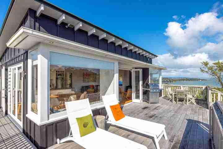 Pacific Views Sun deck v2