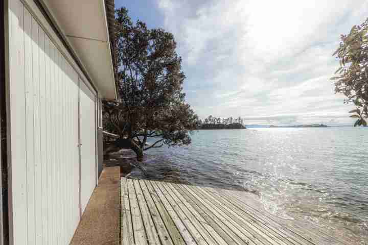 Private ramp into ocea The Boat House at Arran Bay