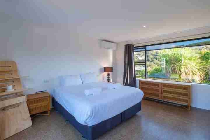 Wharetana Bay Villa Master Bedroom 2