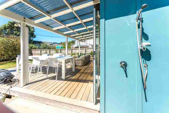 White Sands Cottage Outdoor Shower